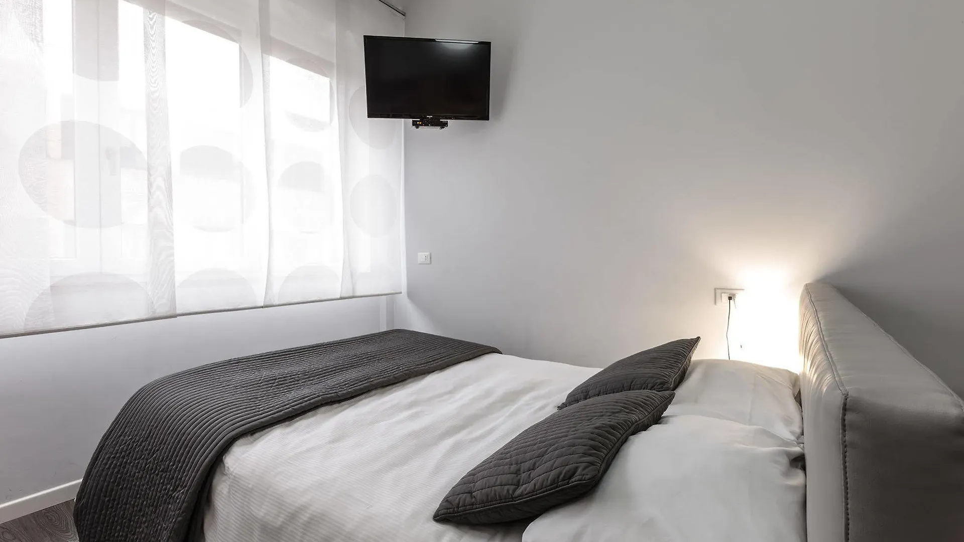 Studio Inn De Angeli Milan Aparthotel