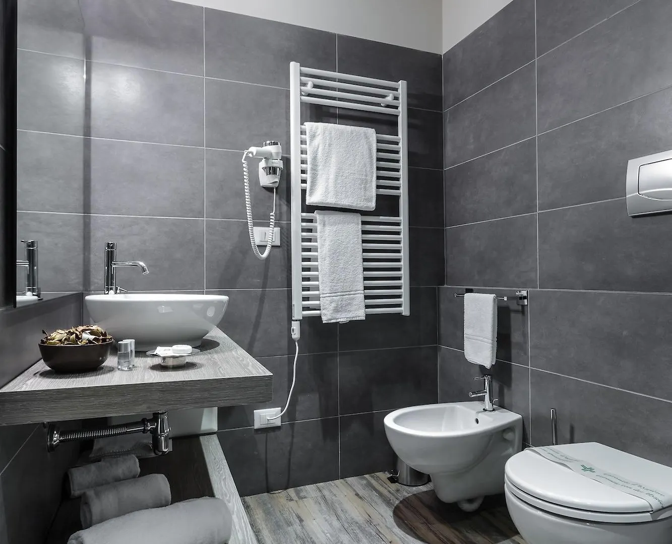 **** Aparthotel Studio Inn De Angeli Milan Italy
