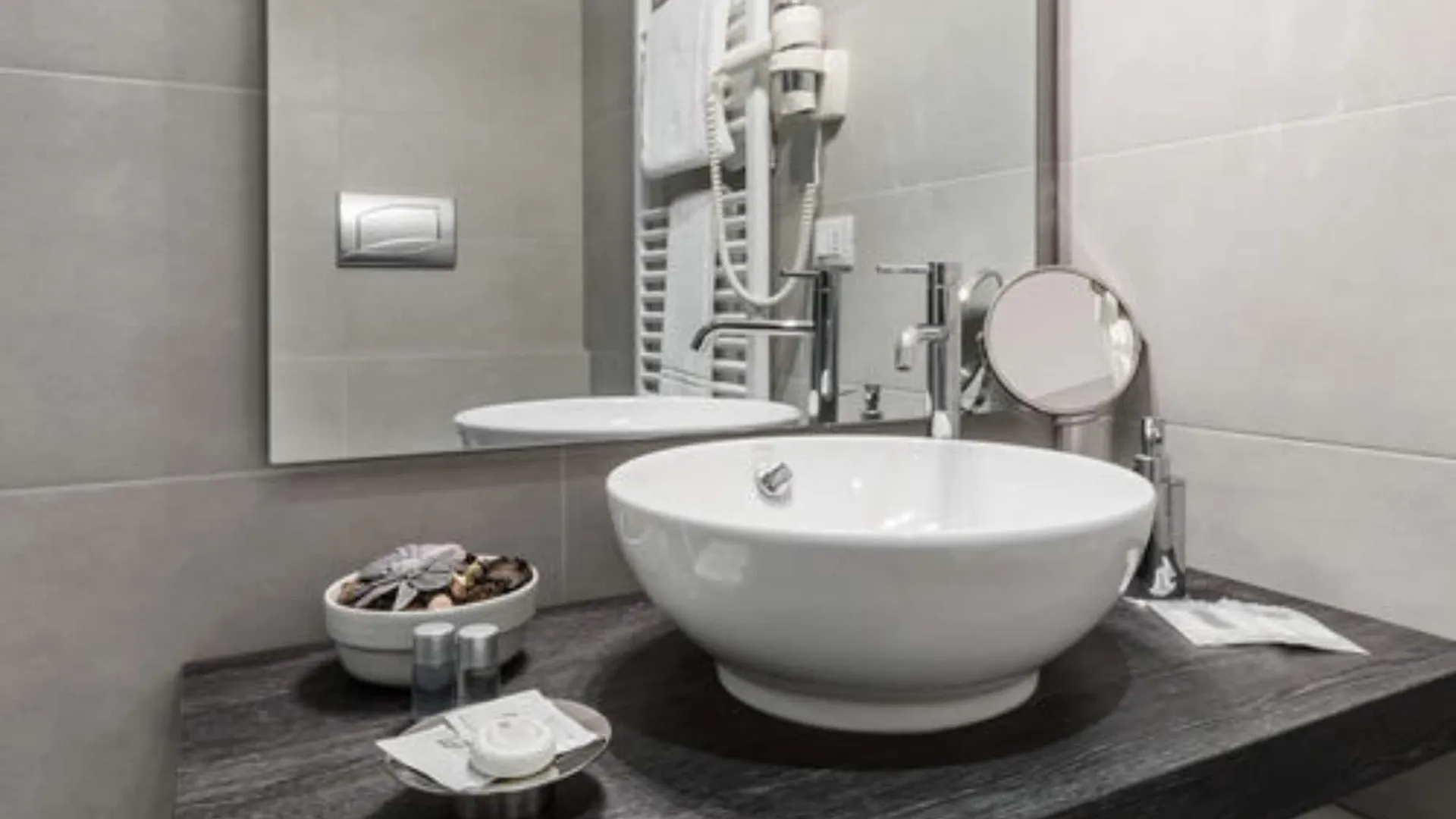 Studio Inn De Angeli Milan Aparthotel