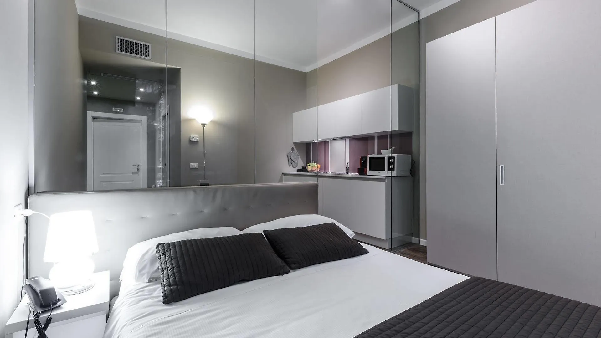 Aparthotel Studio Inn De Angeli Milan